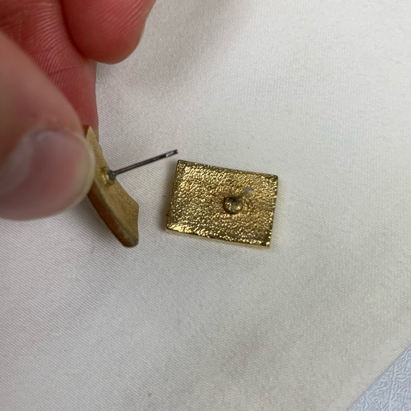 Vintage Green Enamel Gold Rectangle Stud Earrings - Picture 6 of 11